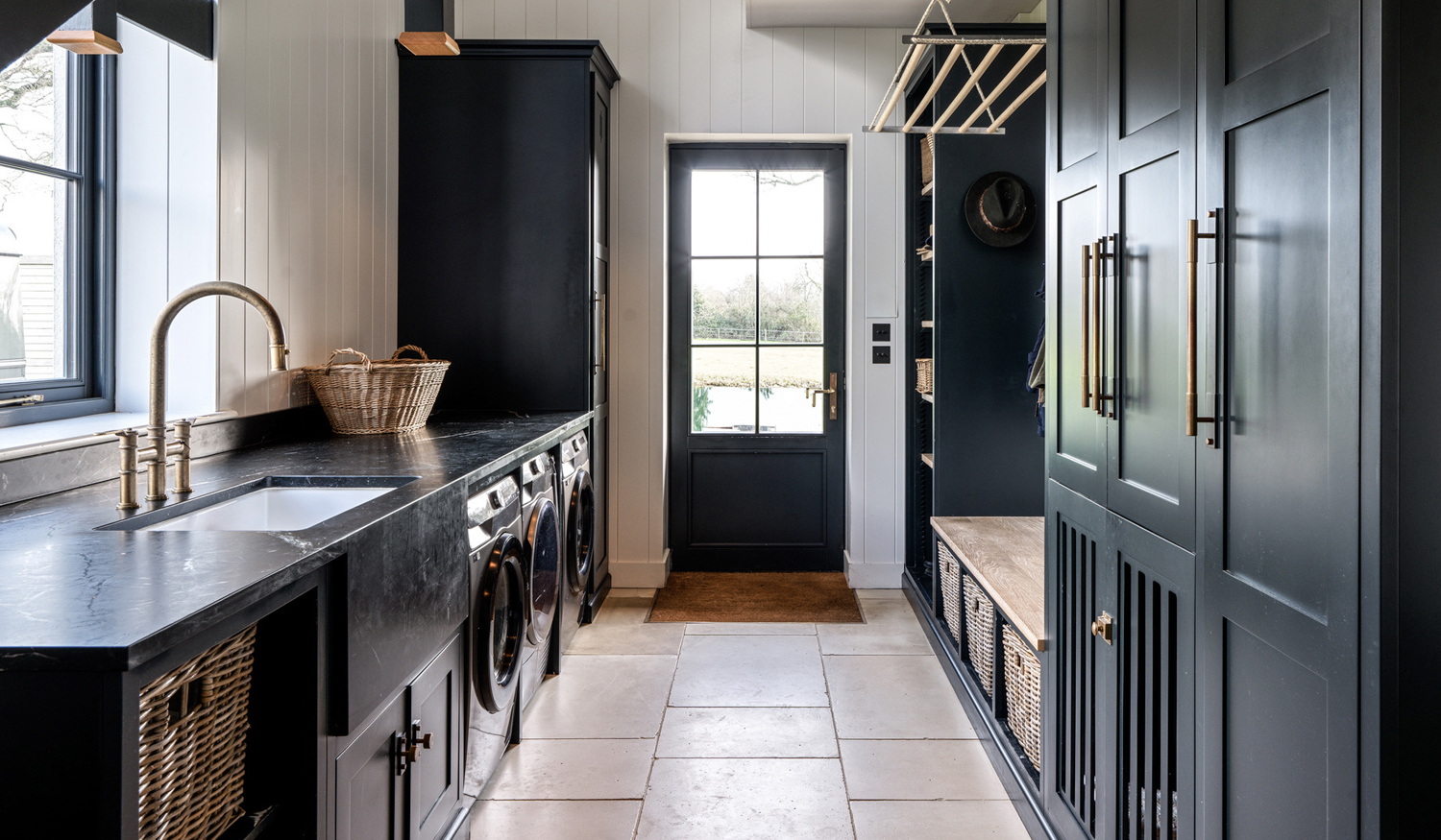 Classic Surrey Hills Country House for Modern Living by Studio WD Utility Room Design